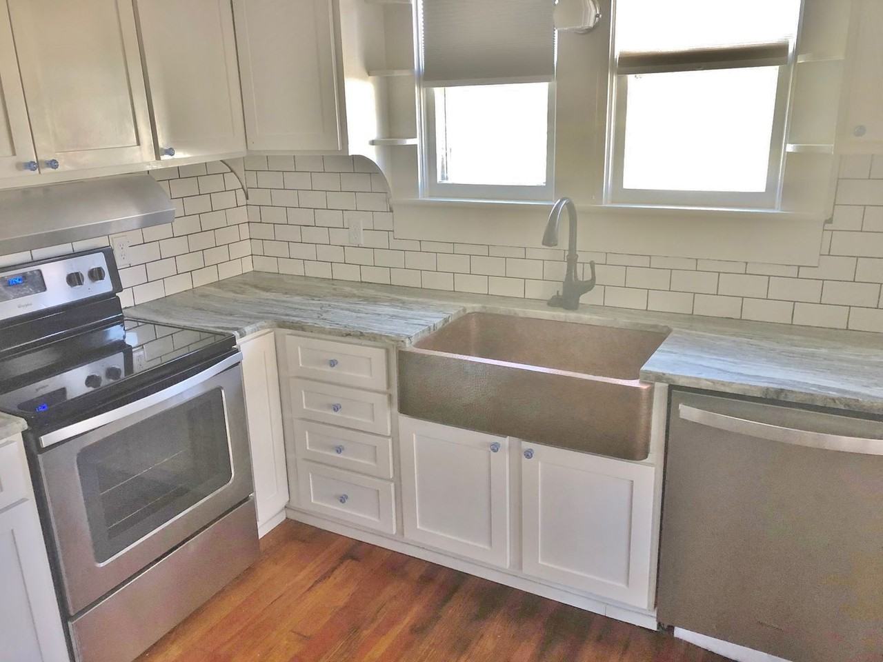 301 13th St Ne - Photo 6 of 17