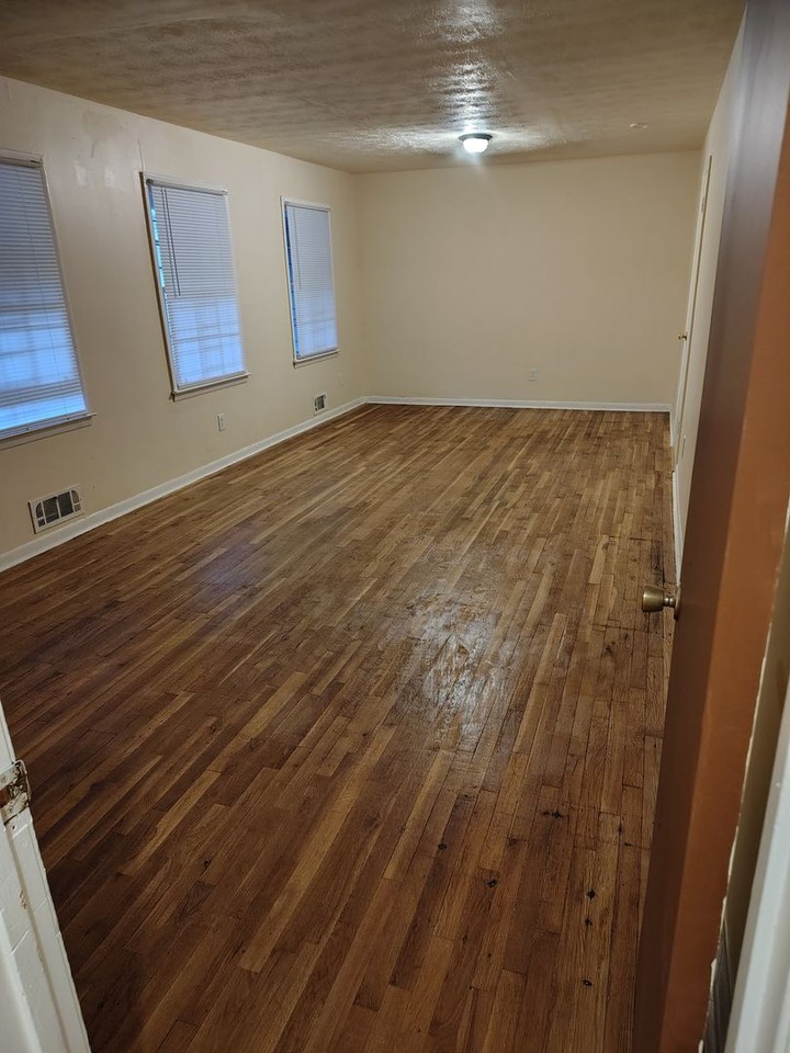 863 Rodney Dr Sw - Photo 2 of 27