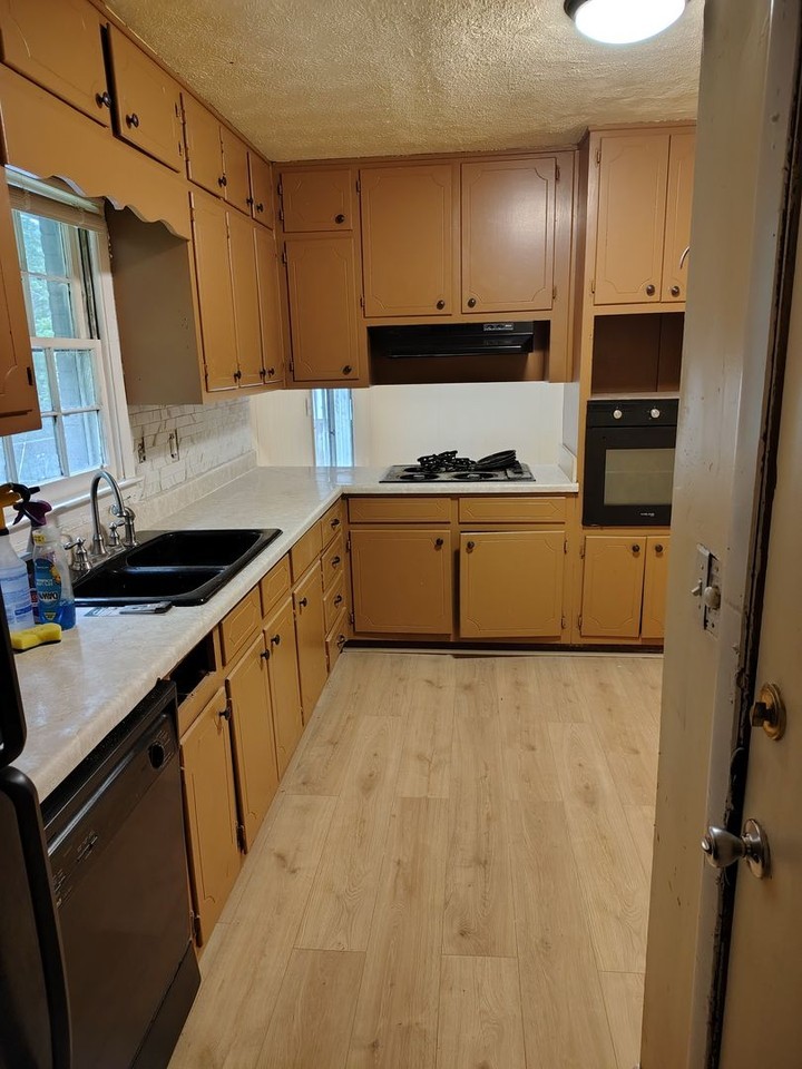 863 Rodney Dr Sw - Photo 6 of 27