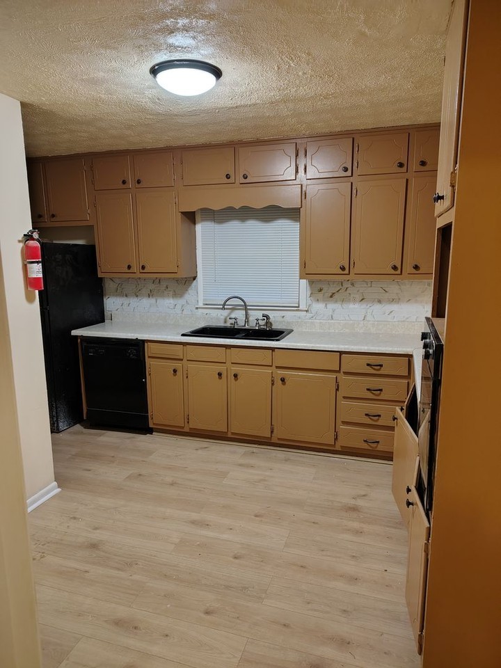 863 Rodney Dr Sw - Photo 7 of 27