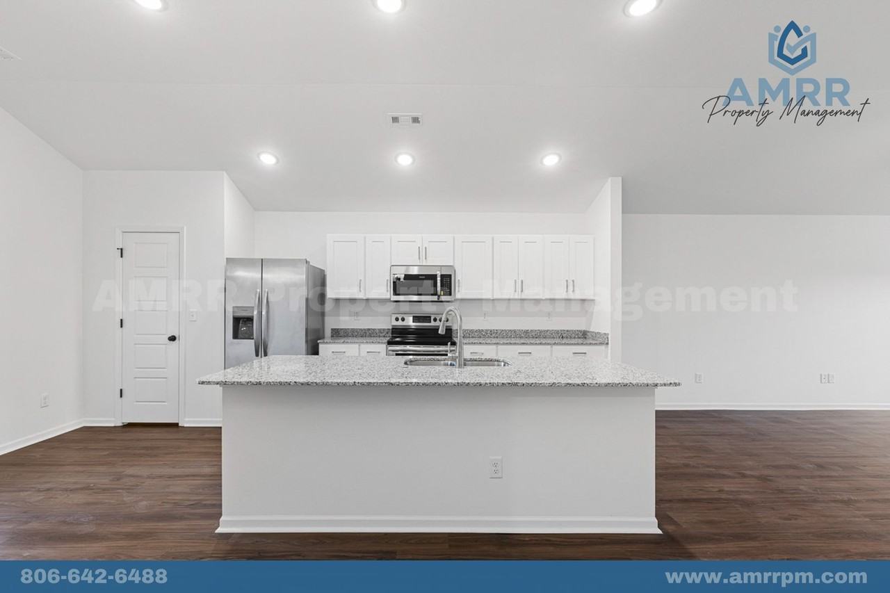 127 Sw Vanessa St - Photo 3 of 32