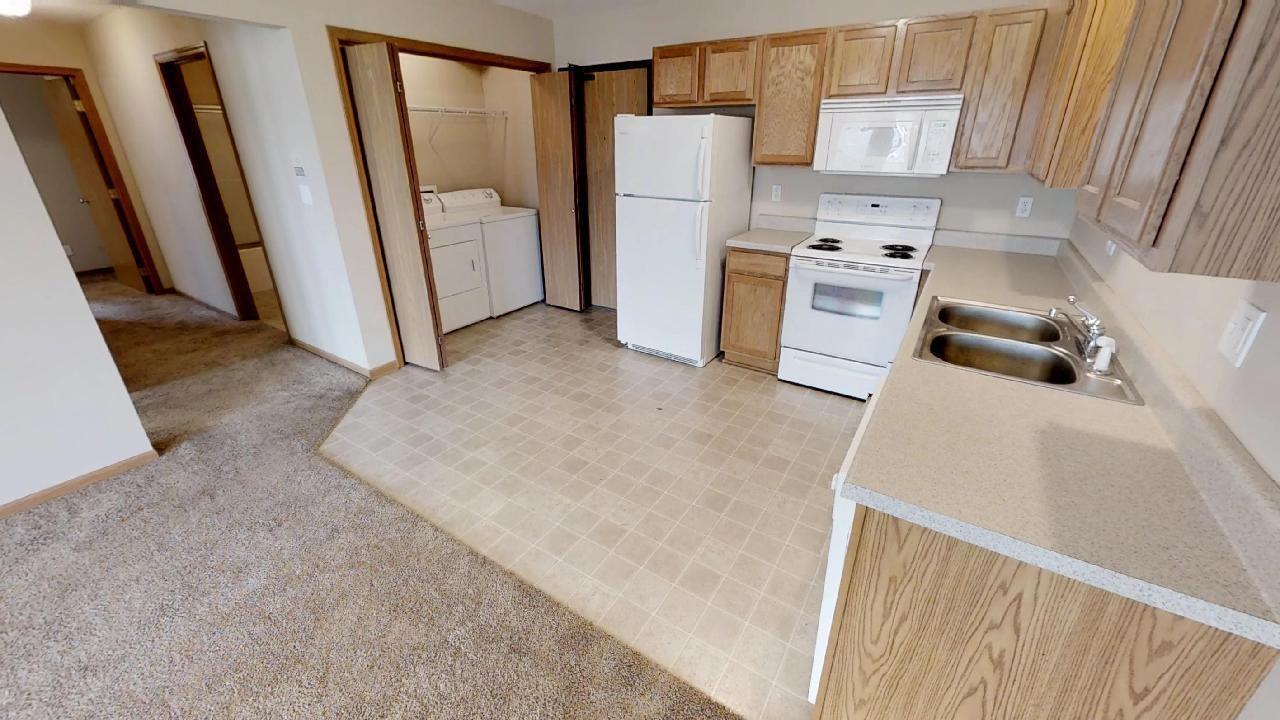 1327 Walton - Photo 4 of 11