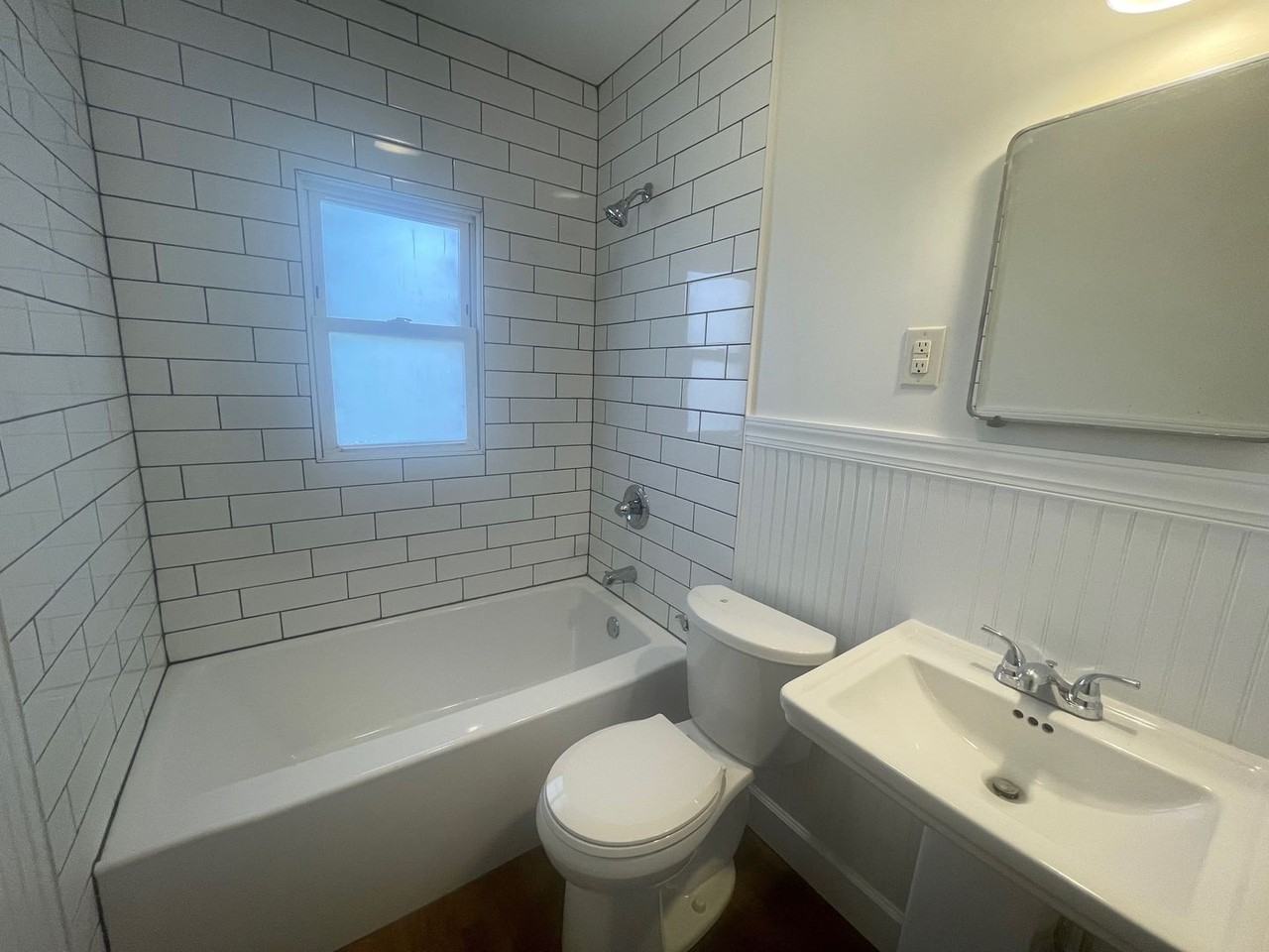 426 Saluda Ave - Photo 7 of 8