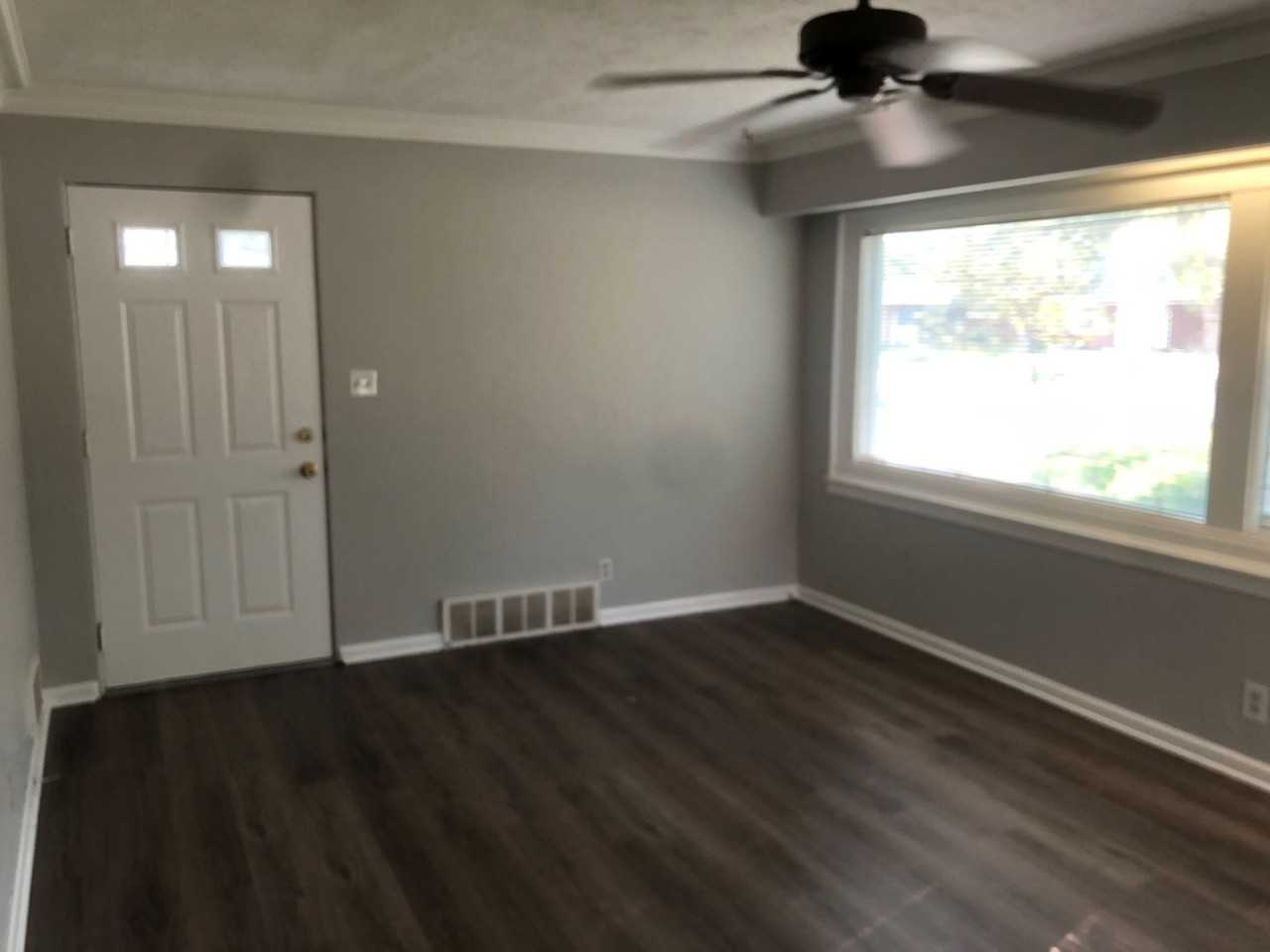 1016 N Oak St - Photo 3 of 14