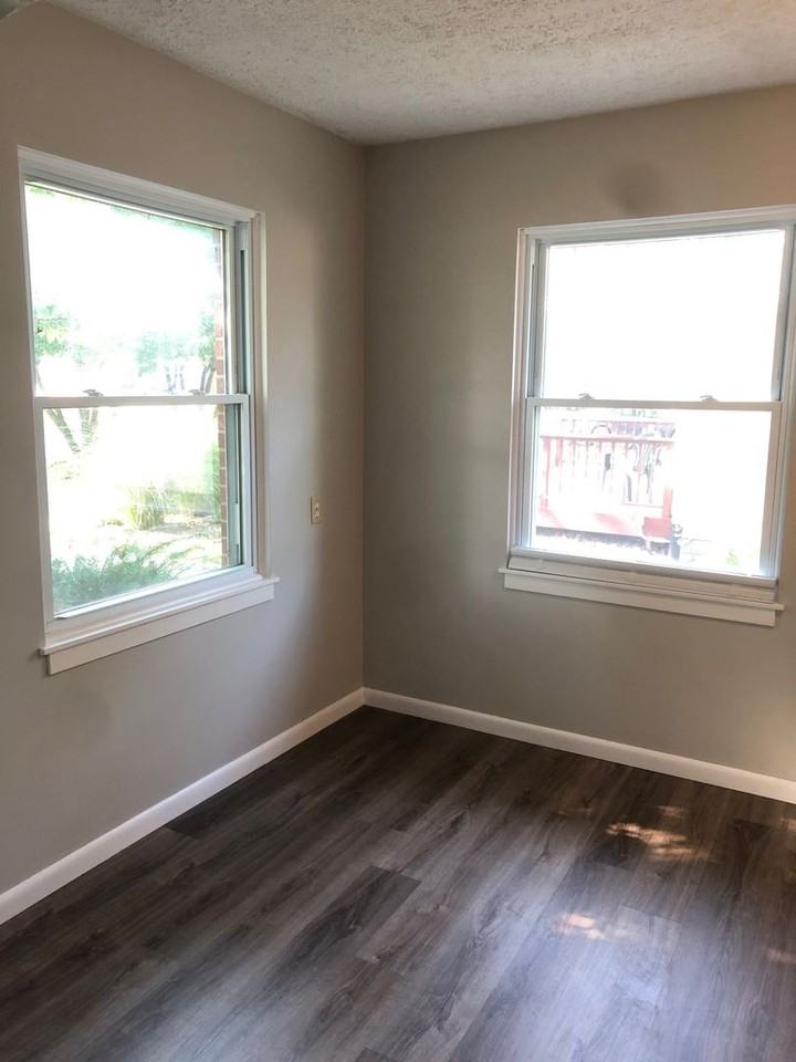 1016 N Oak St - Photo 7 of 14