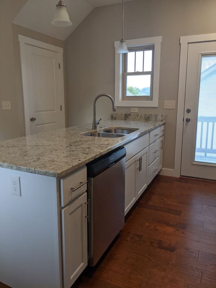 95 Wheeler Rd - Photo 3 of 23