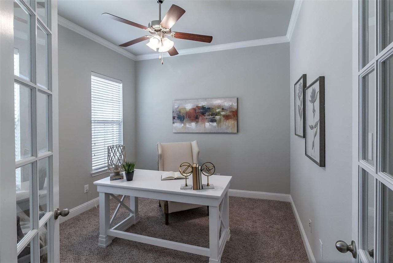 5001 Basham Ln - Photo 3 of 30