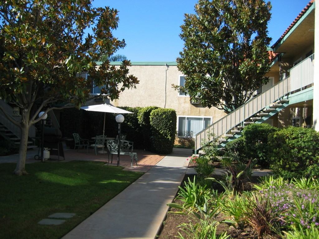 Landmark Gardens - Photo 3 of 19