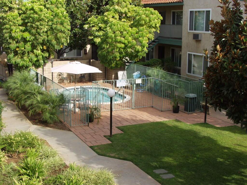 Landmark Gardens - Photo 4 of 19