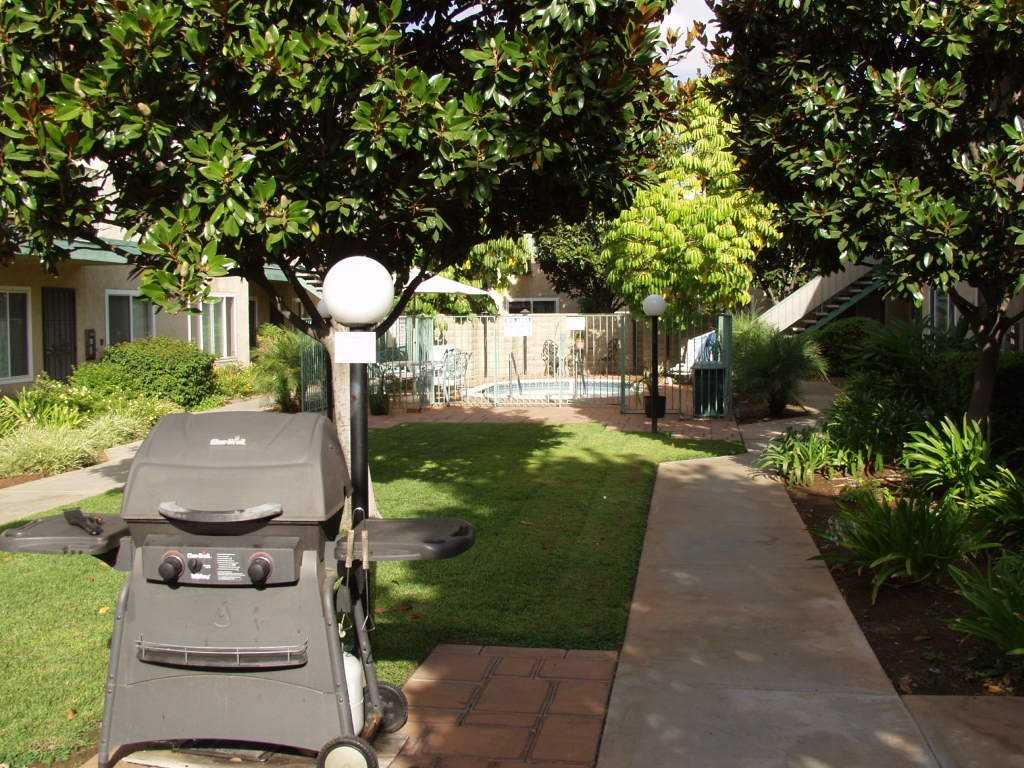 Landmark Gardens - Photo 5 of 19