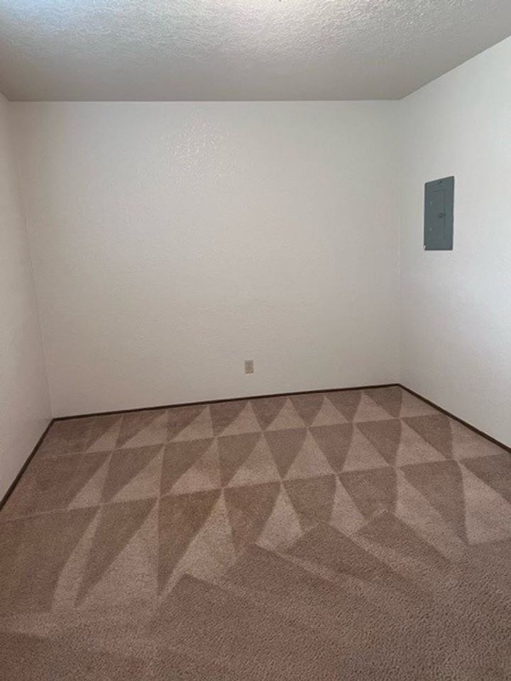 022-Cedar Grove Apartments - Photo 7 of 12