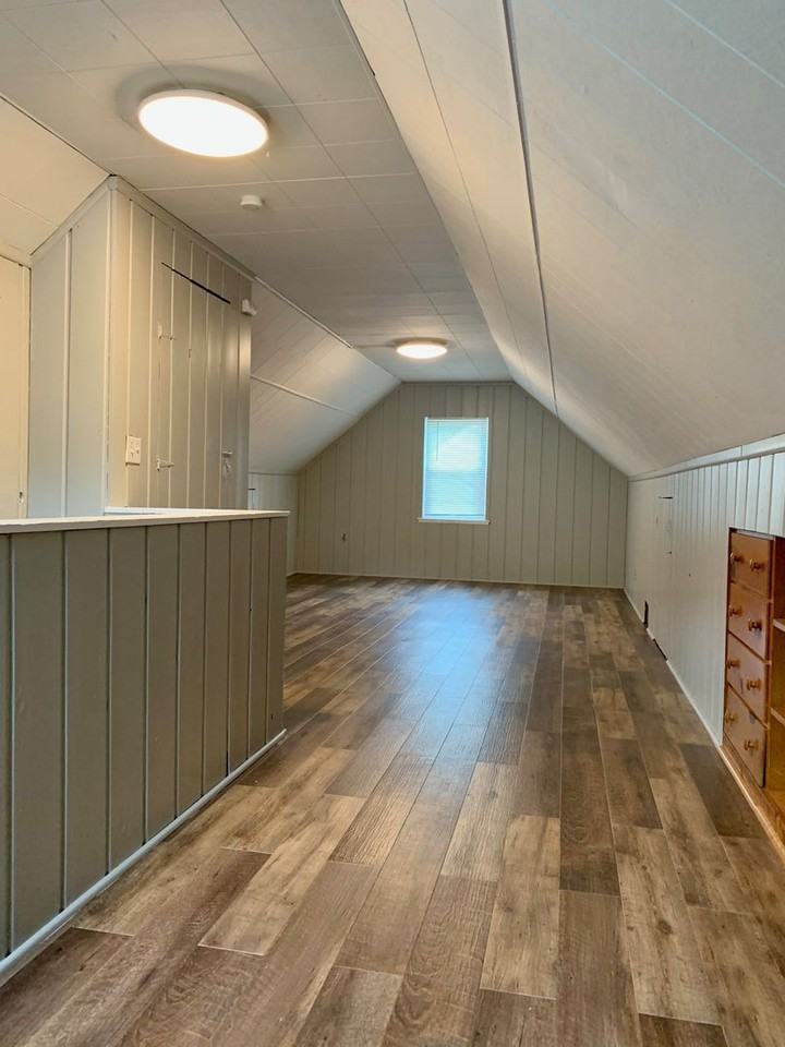 3815 Xenia Ave N - Photo 4 of 12