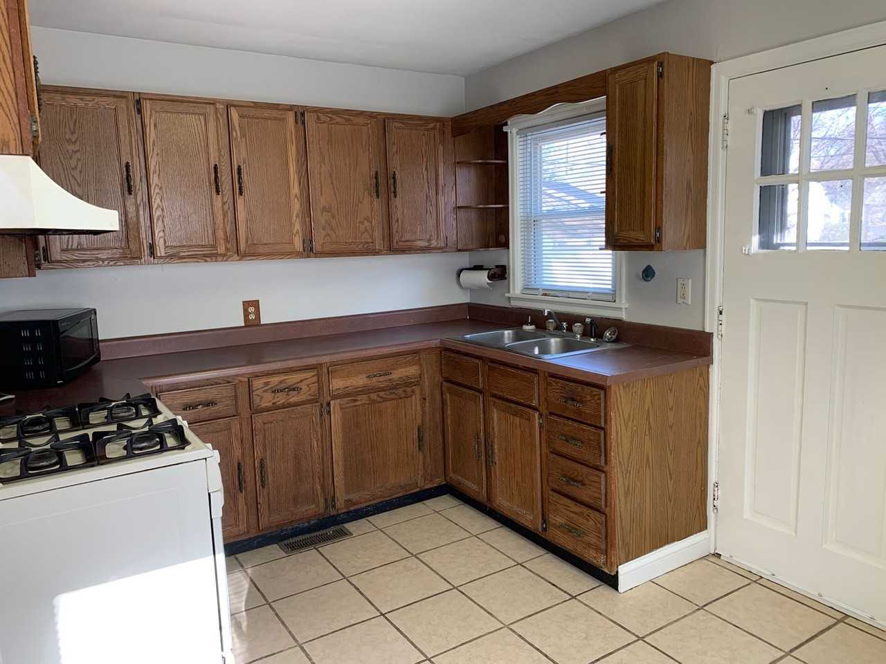 804 S Urbana Ave - Photo 7 of 19