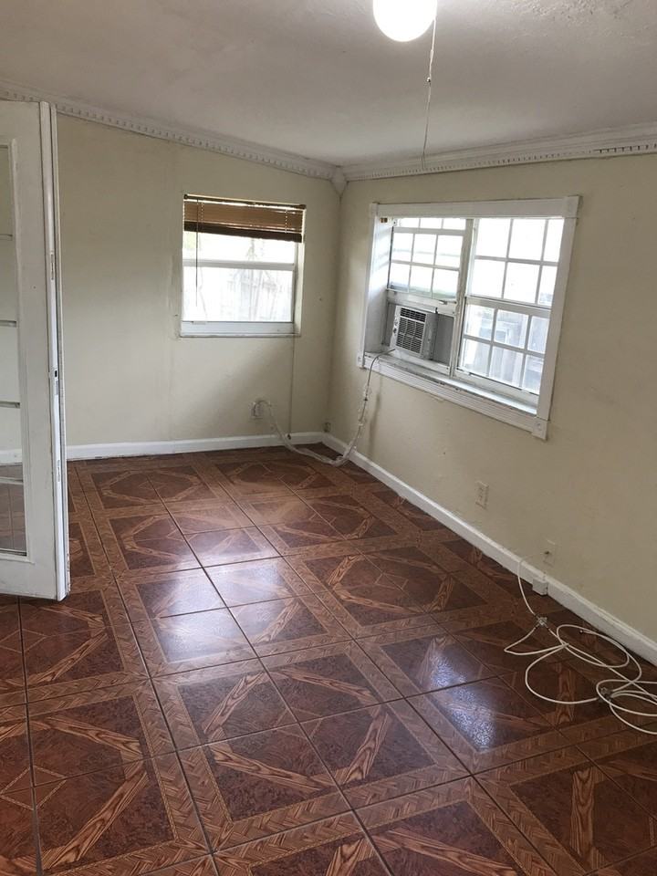 3250 Nw 18th Pl - Photo 6 of 16