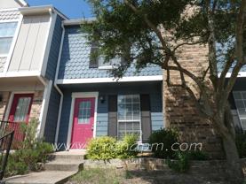 121 Surrey Ln - Photo 1 of 1