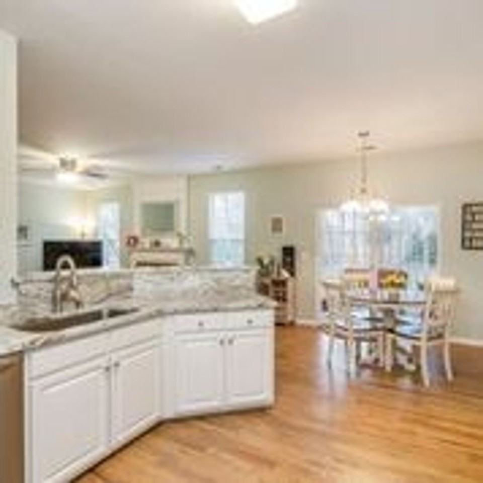 3 Dunwoody Ct - Photo 3 of 32