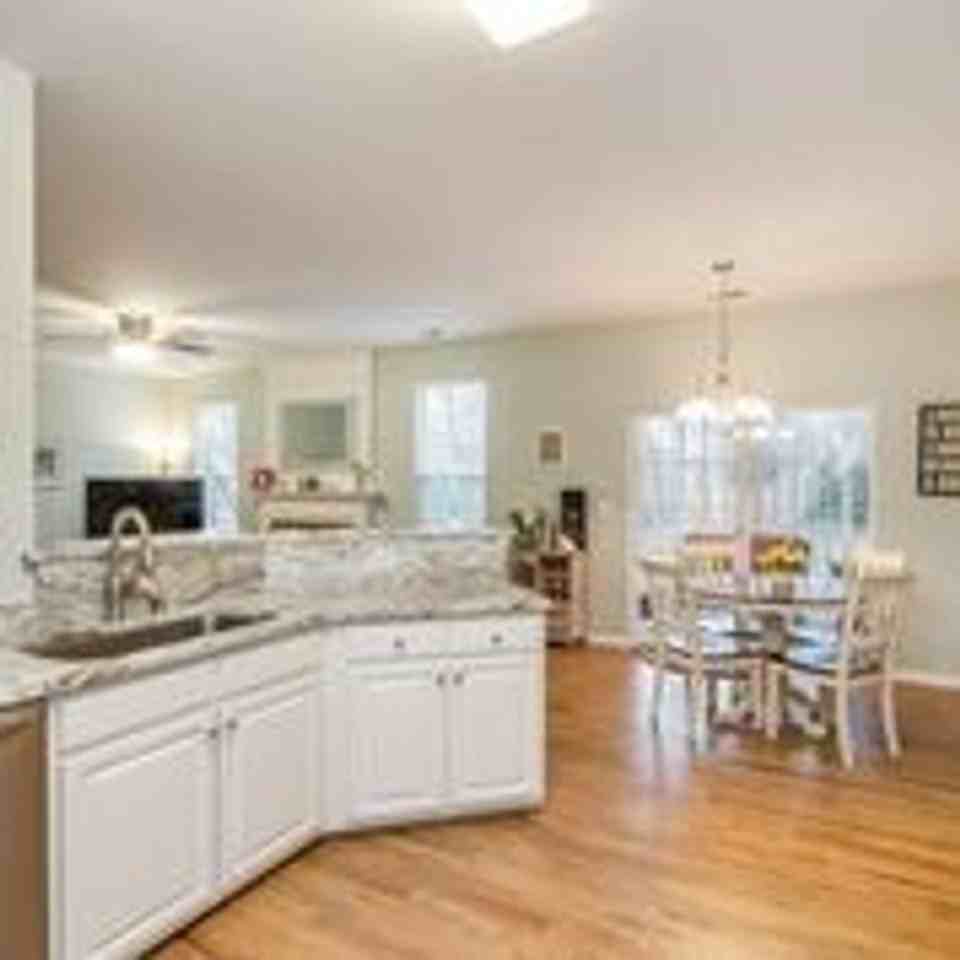 3 Dunwoody Ct - Photo 3 of 32