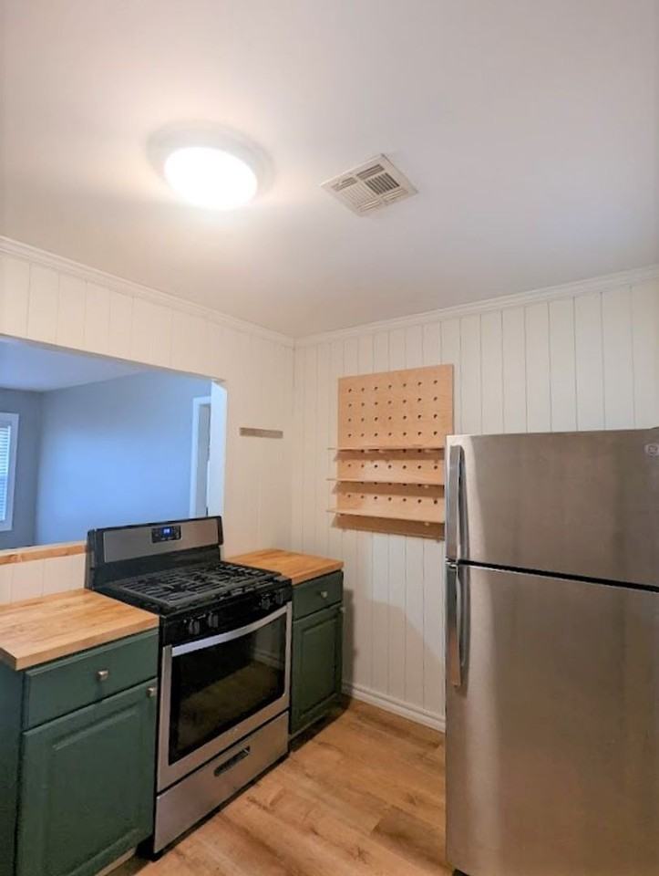 2113 Churchill Way - Photo 4 of 40