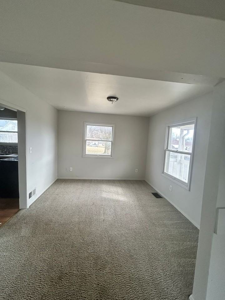 2009 Randall St - Photo 2 of 8