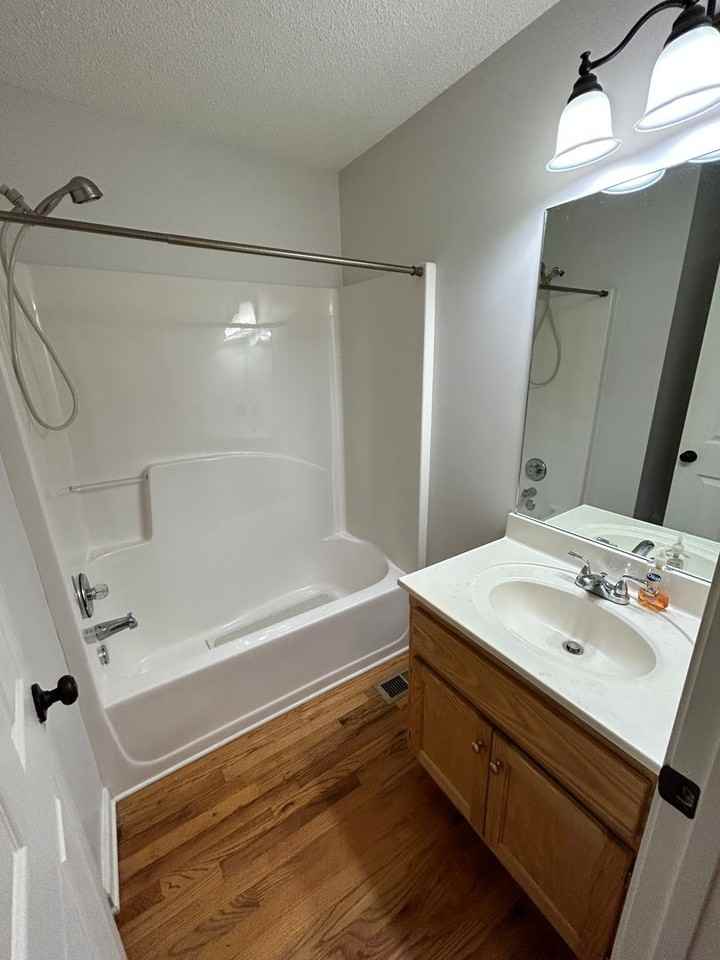 54 Surrey Trl Se - Photo 6 of 28