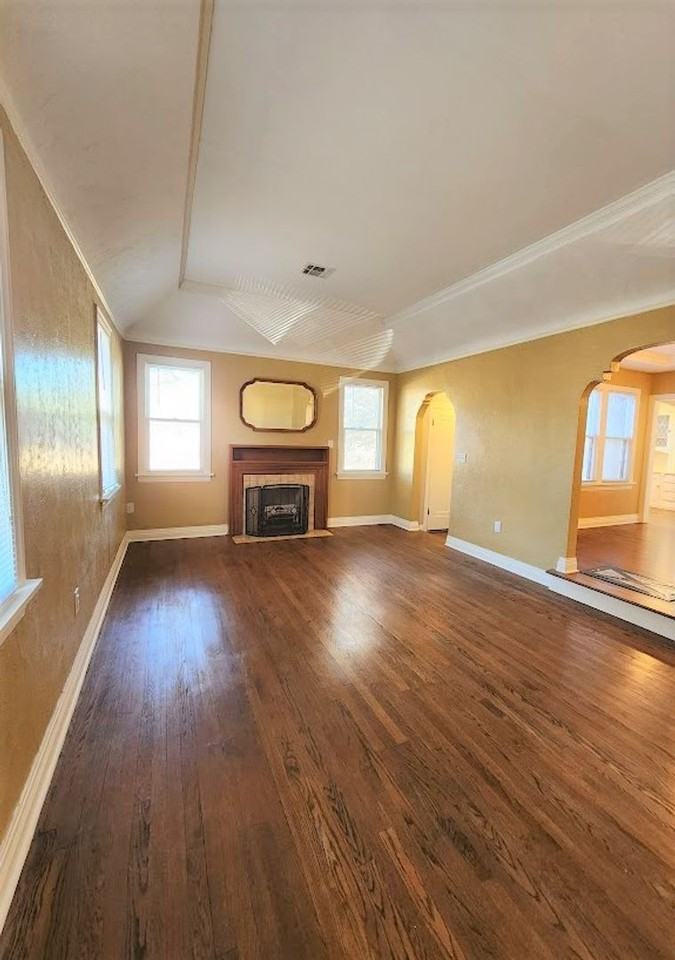 2208 Nw 25th St - Photo 3 of 40