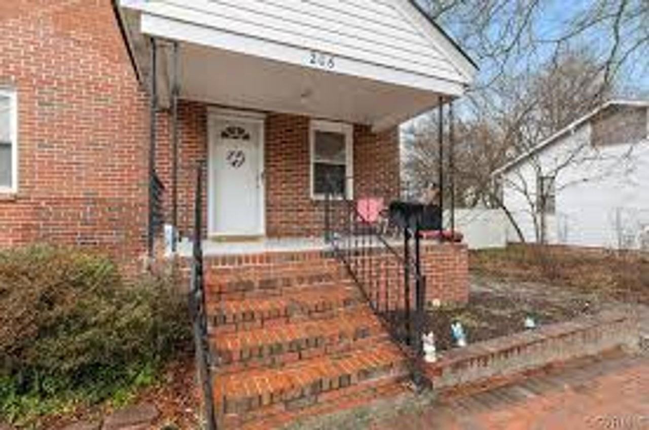 206 James Ave - Photo 3 of 20