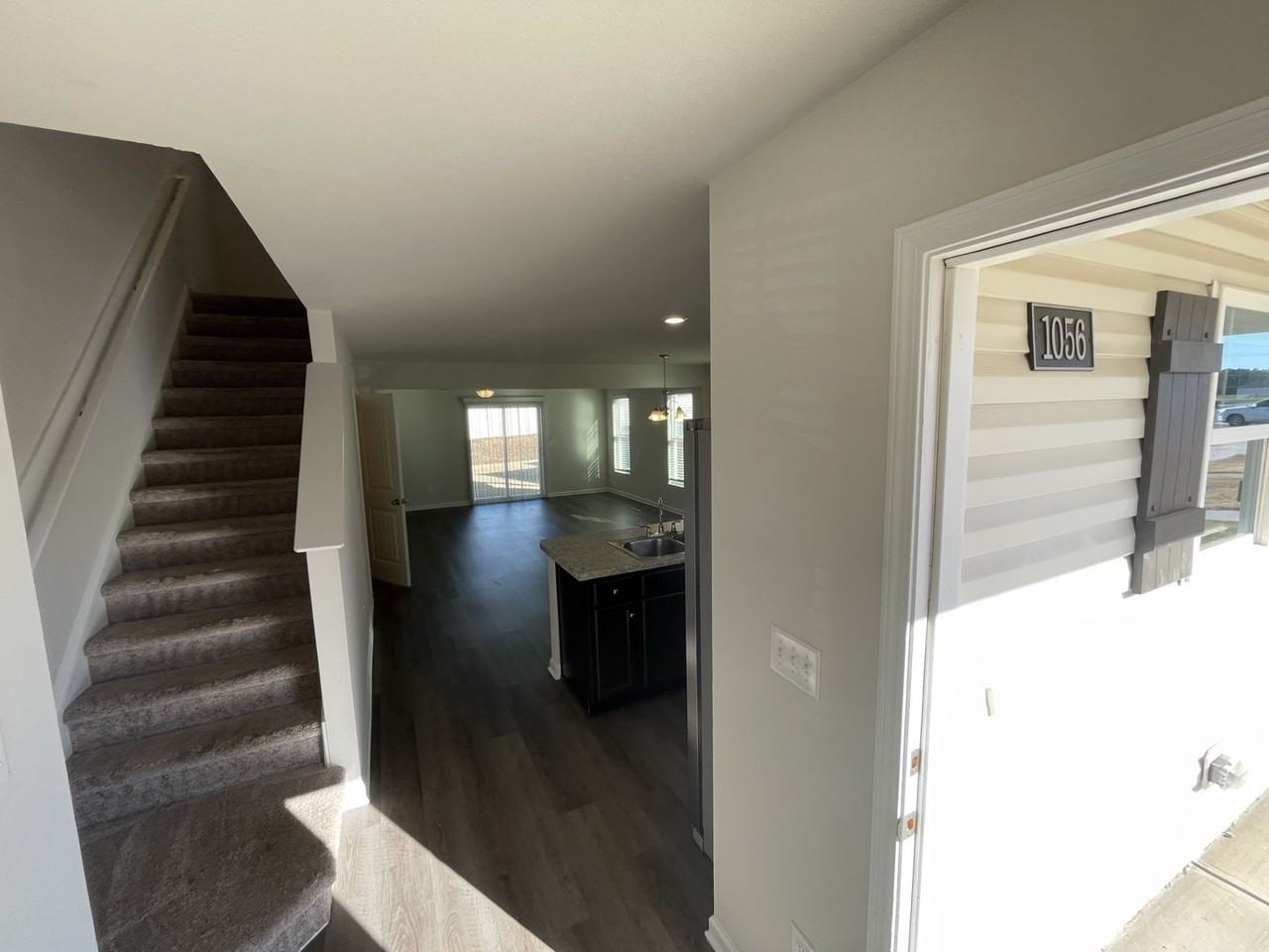 1056 Peony Ln - Photo 3 of 19