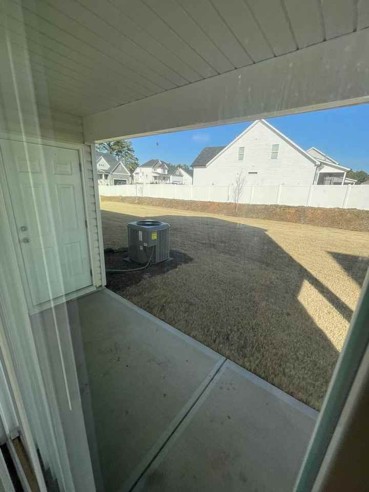 1056 Peony Ln - Photo 7 of 19