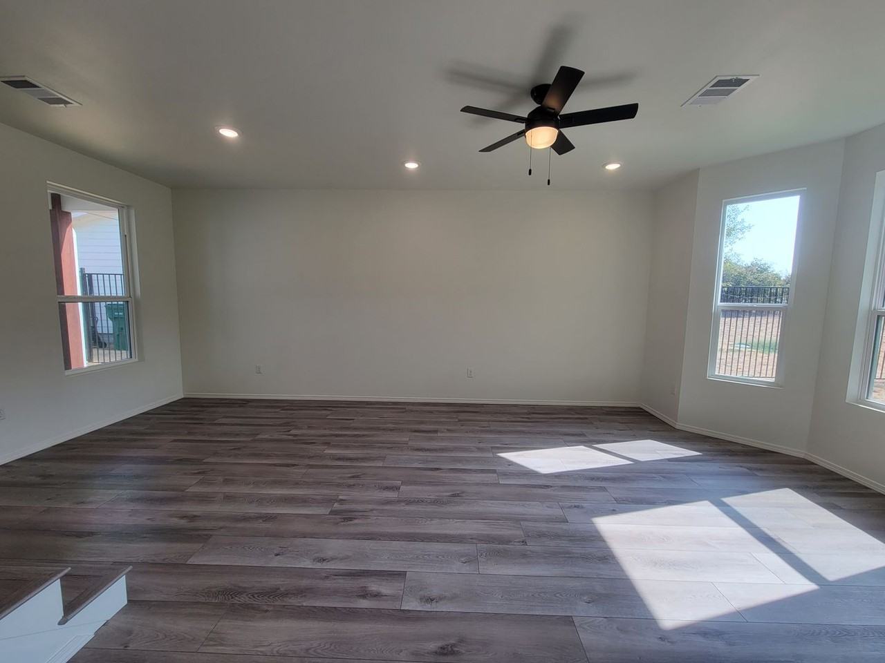 1202 N Mystic Dr - Photo 6 of 31