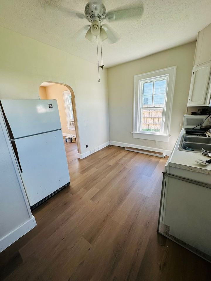 1027 N Arthur St - Photo 2 of 8