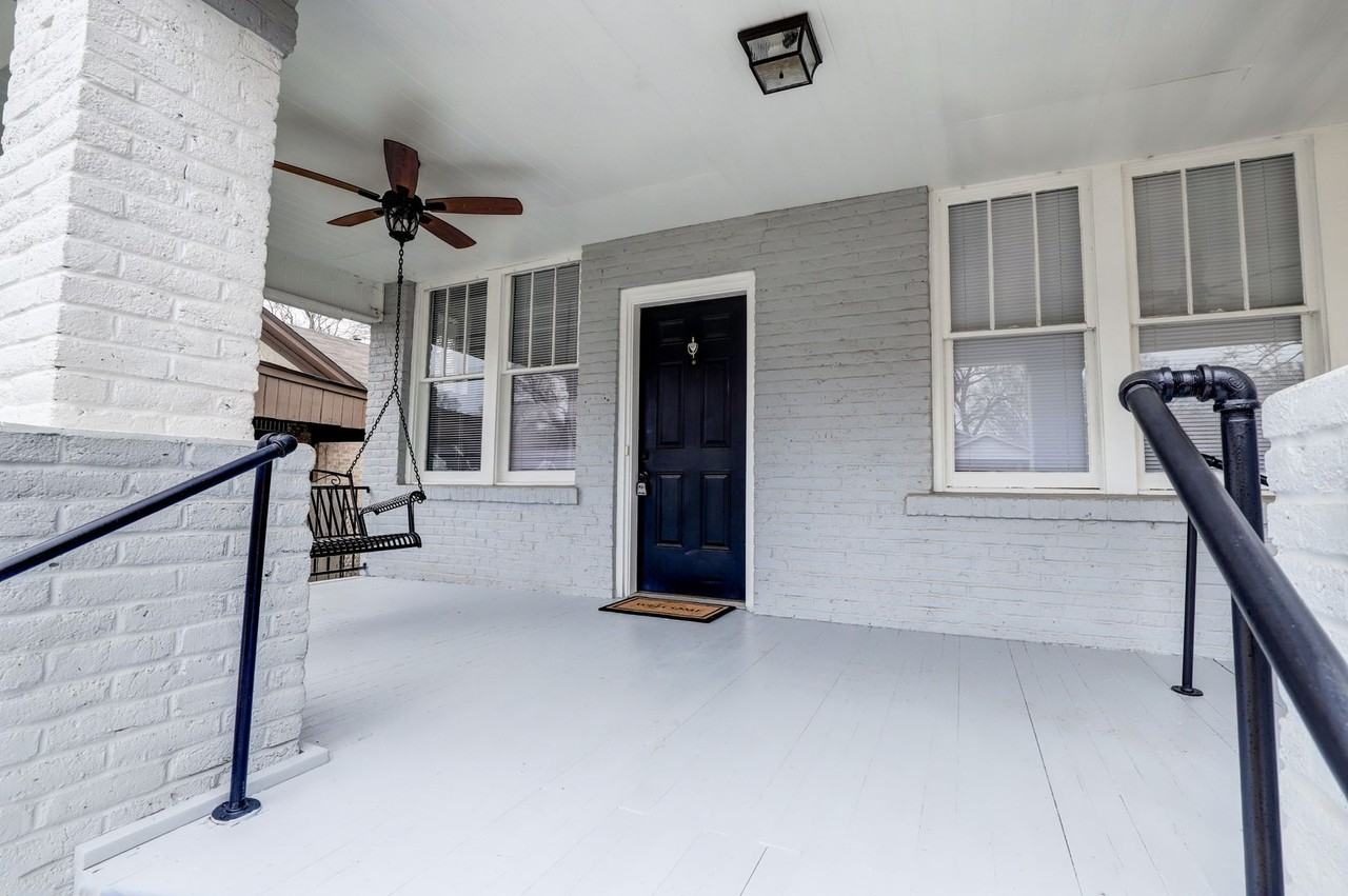 1300 Locust St - Photo 2 of 10