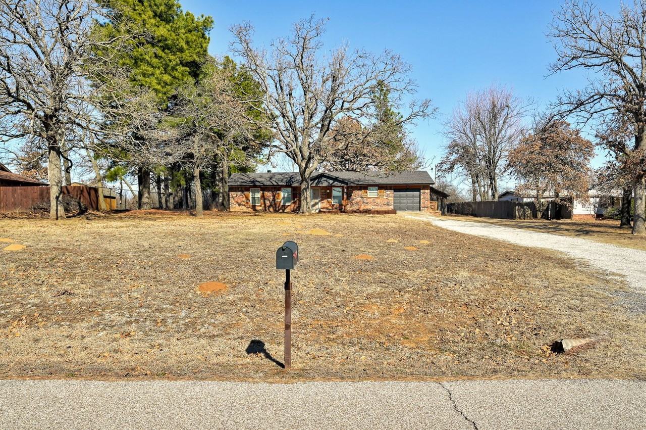 14333 Forest Ln - Photo 2 of 33