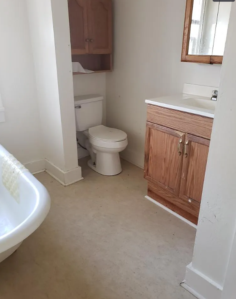 113 E Duffy St - Photo 3 of 3