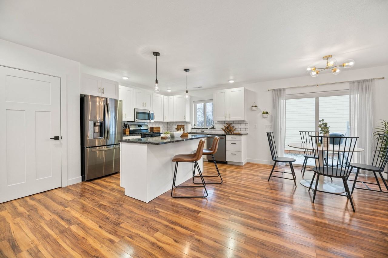 327 State St - Photo 3 of 11