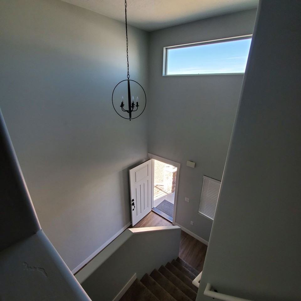 537 W 2150 N - Photo 6 of 27