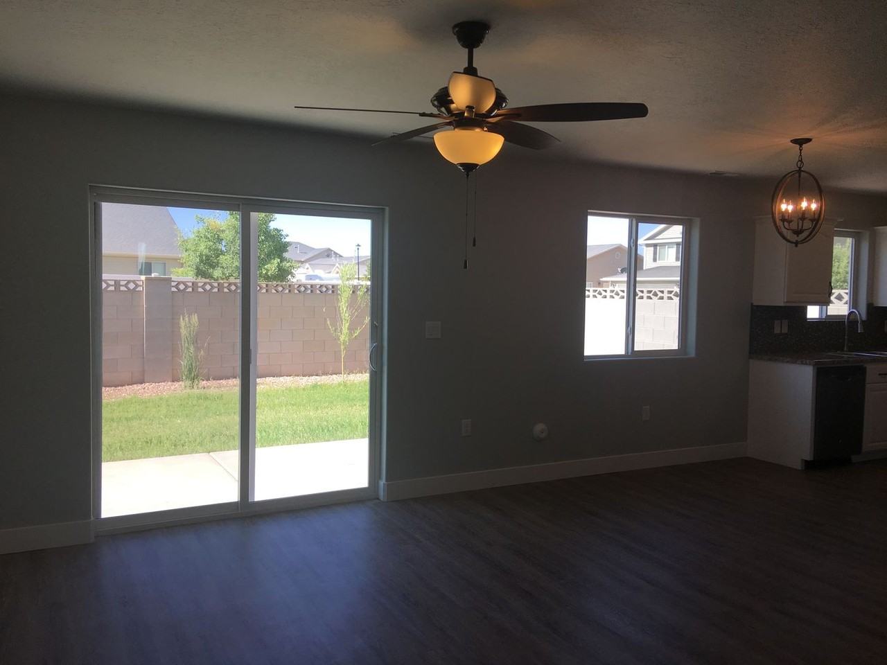 537 W 2150 N - Photo 7 of 27