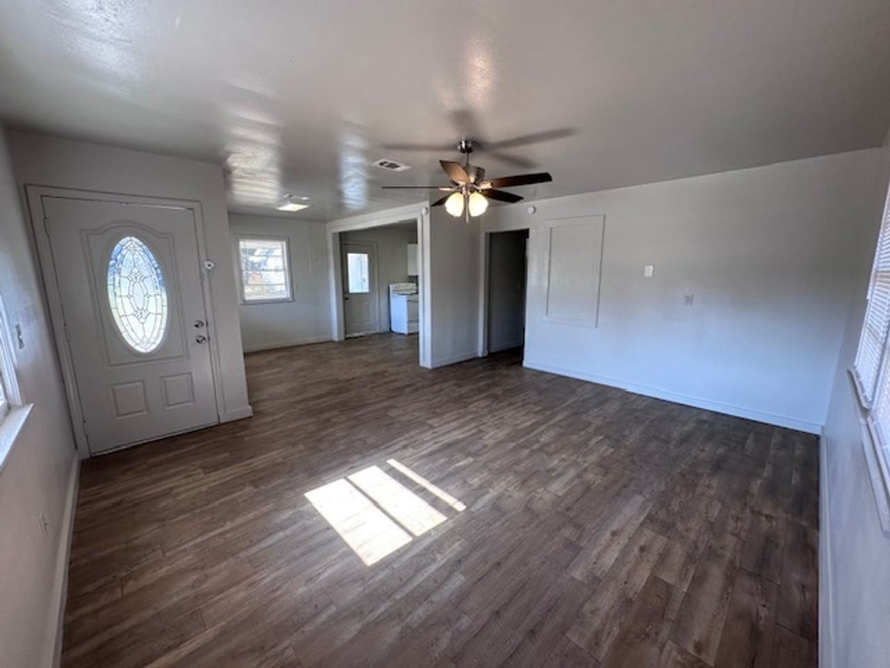 1942 Robin Ave - Photo 5 of 15