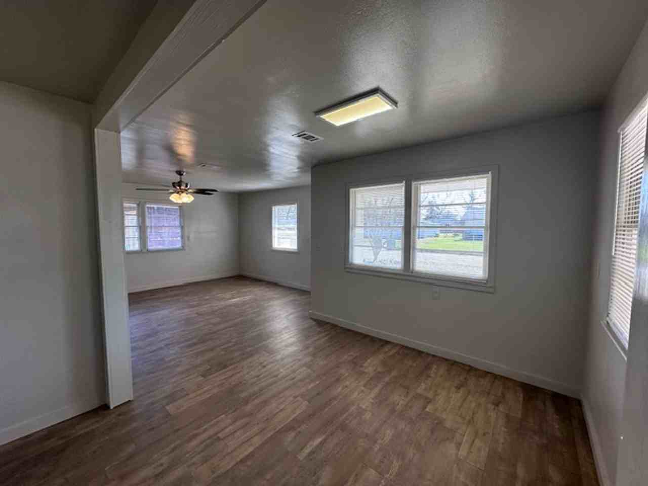 1942 Robin Ave - Photo 7 of 15