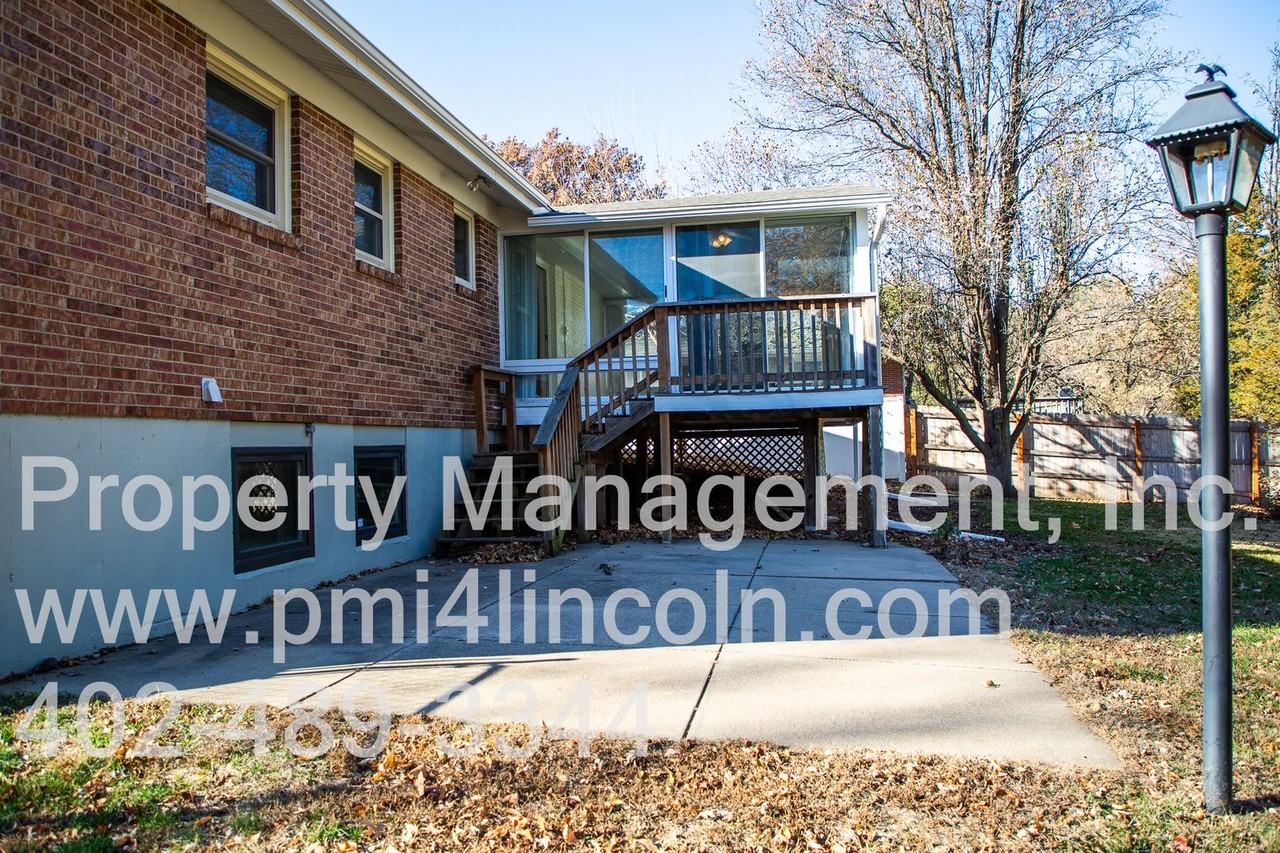 8030 N Hazelwood Dr - Photo 5 of 42