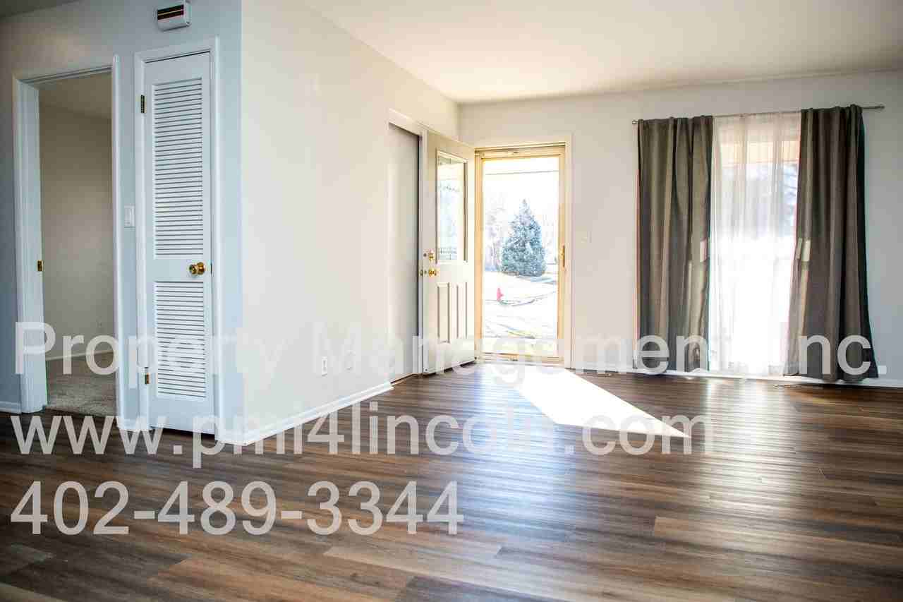 8030 N Hazelwood Dr - Photo 7 of 42