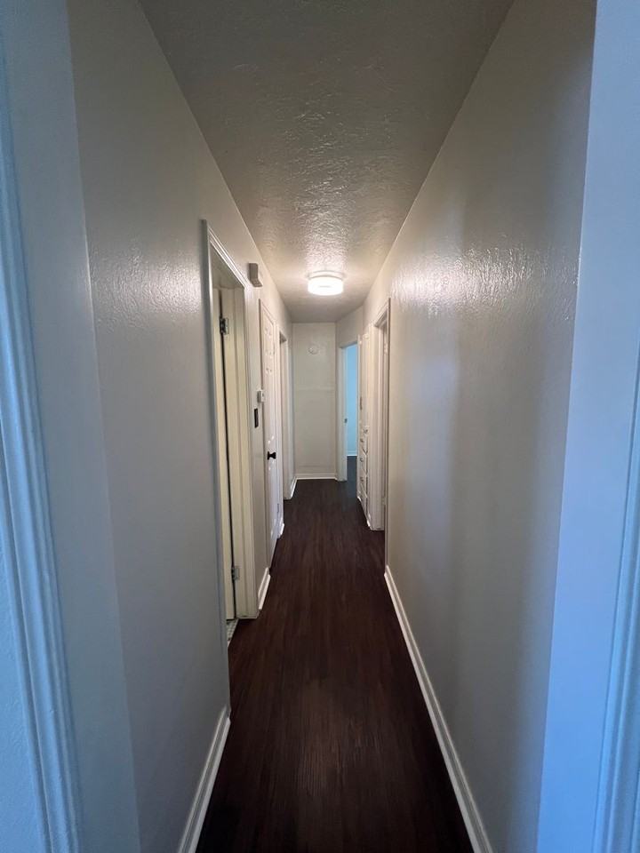 114 E Ridge Rd - Photo 4 of 23