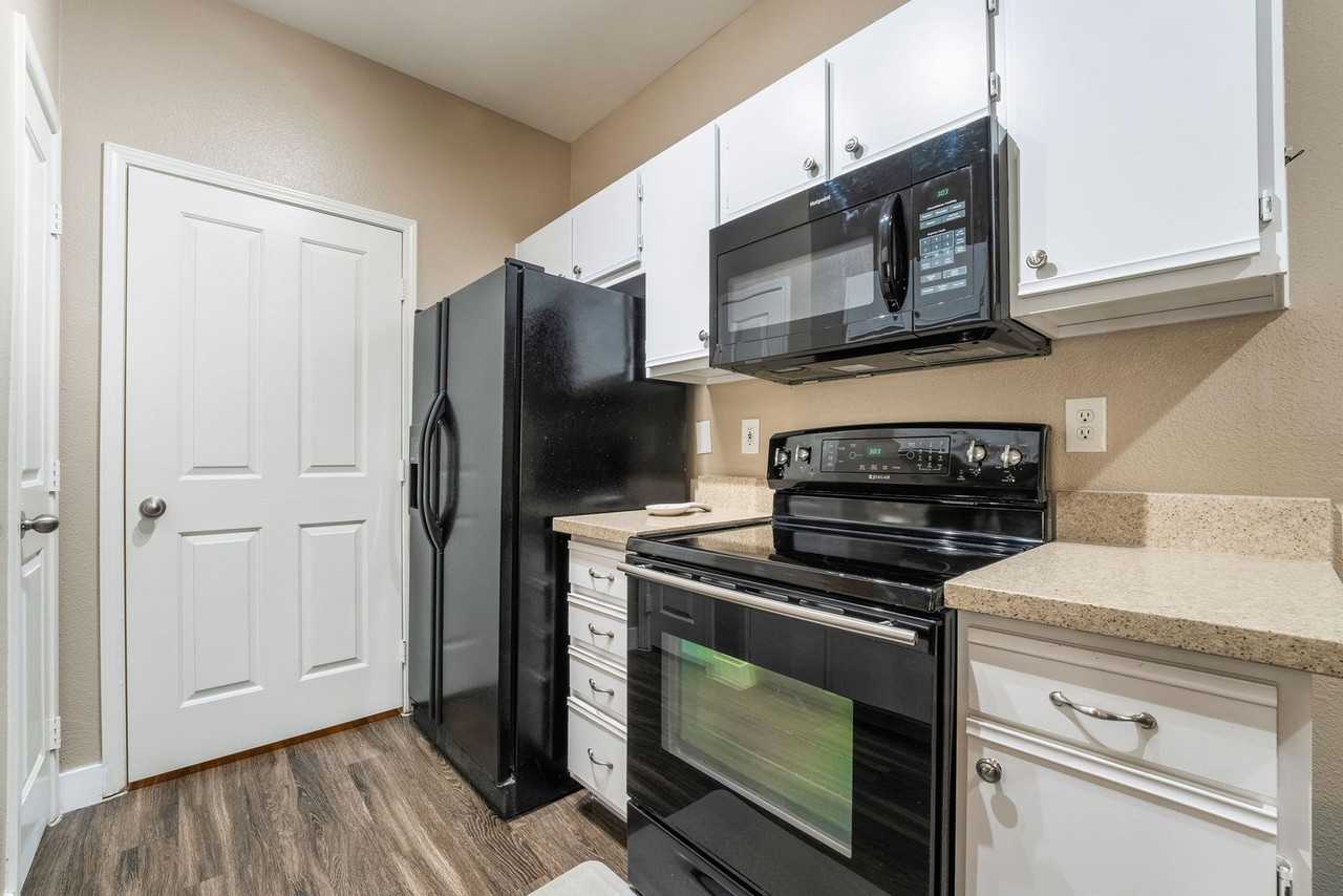 2900 Sunridge Heights Pkwy #1715 - Photo 4 of 10