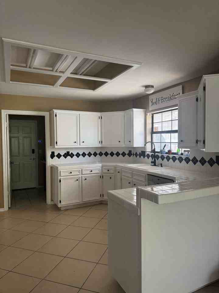 7420 N 31st St - Photo 3 of 10