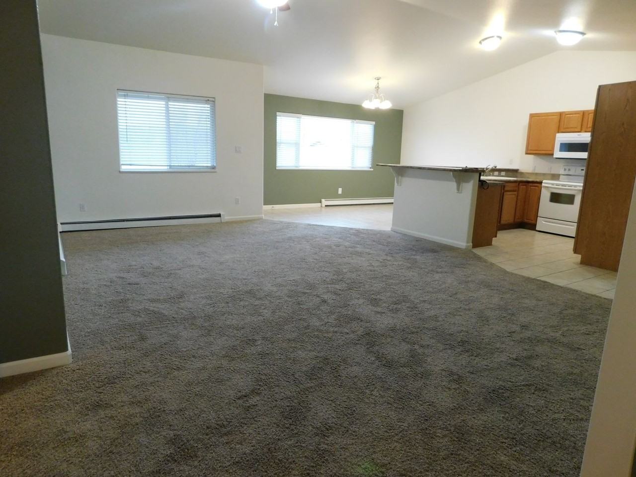 3016 Oakwood Dr - Photo 2 of 17