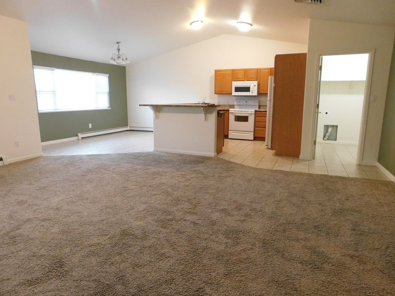 3016 Oakwood Dr - Photo 3 of 17