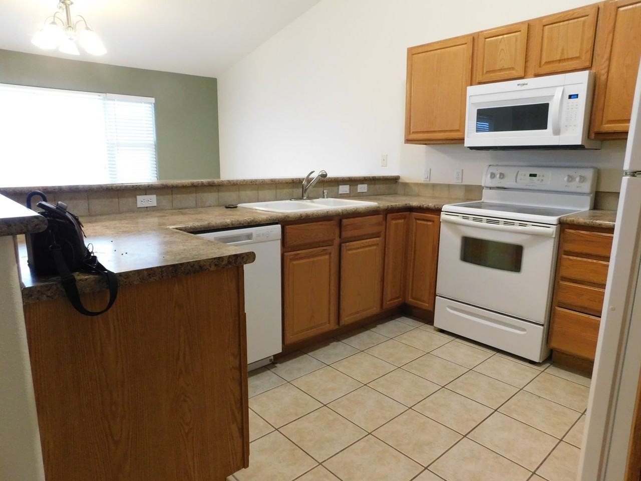 3016 Oakwood Dr - Photo 5 of 17