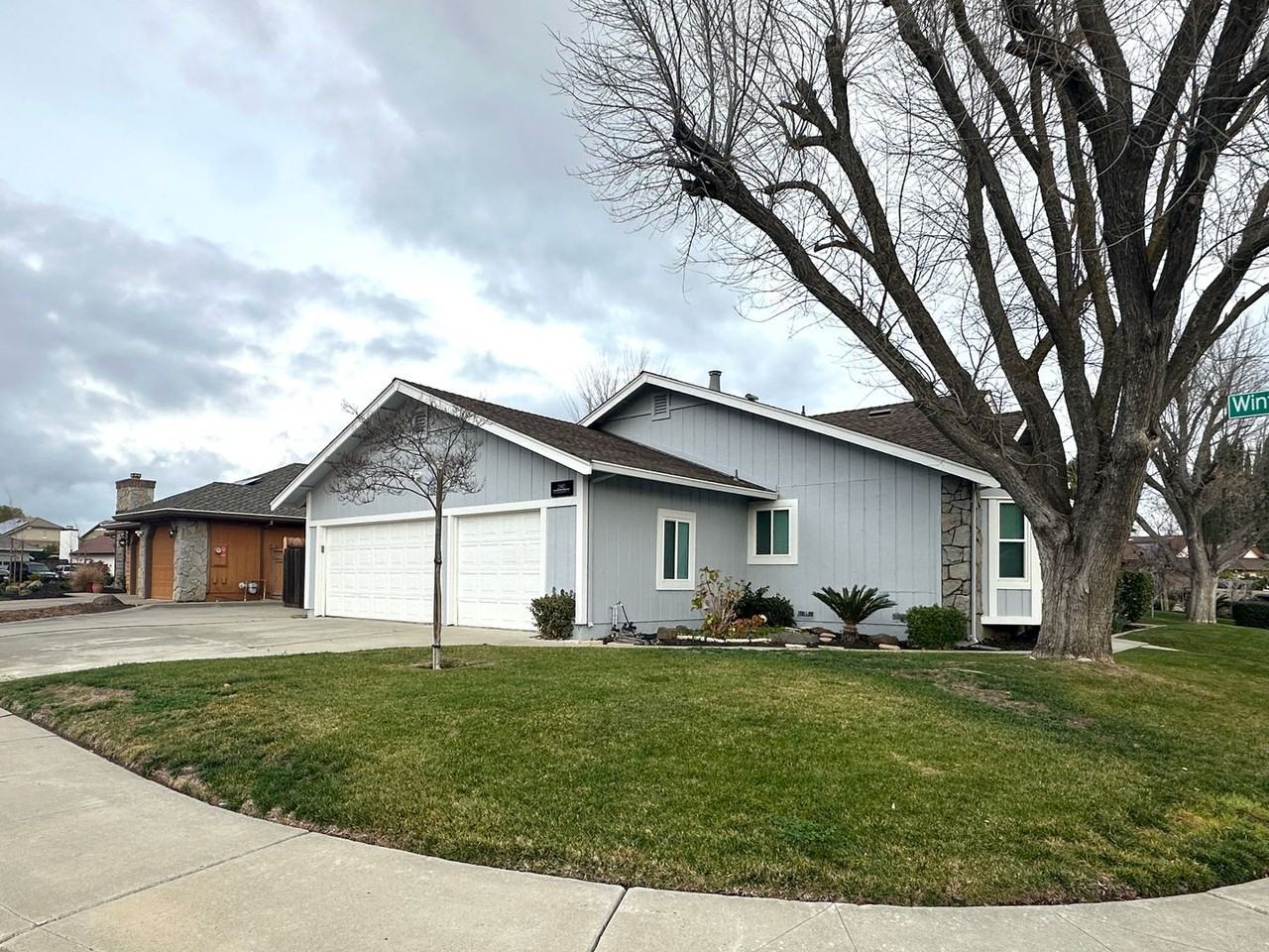 280 Wintergreen Dr - Photo 2 of 33