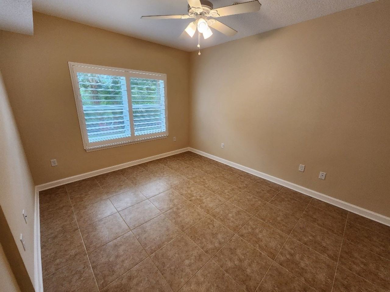 468 Bouchelle Dr - Photo 7 of 17