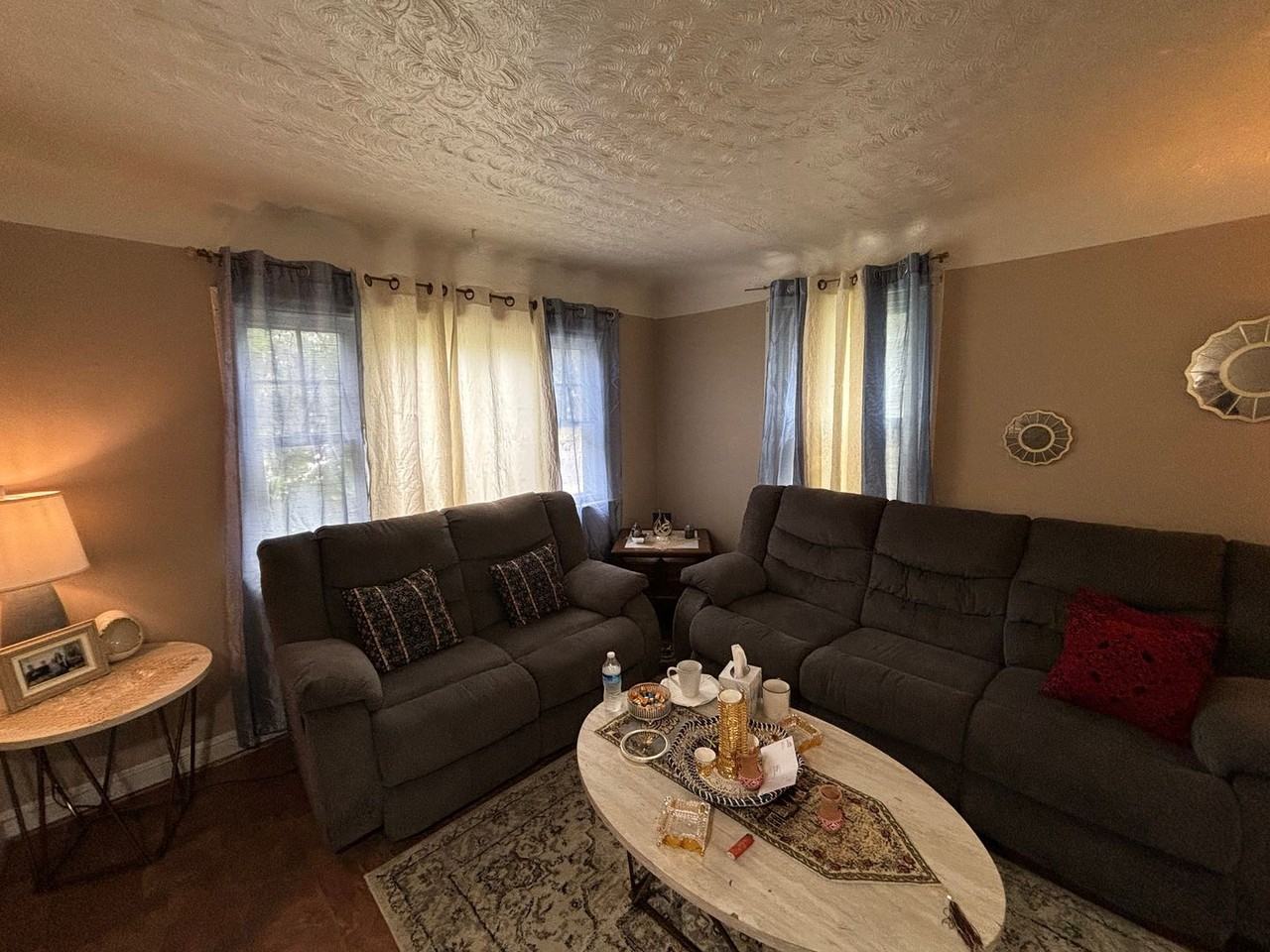 1008 Mount Rose Ave - Photo 2 of 7