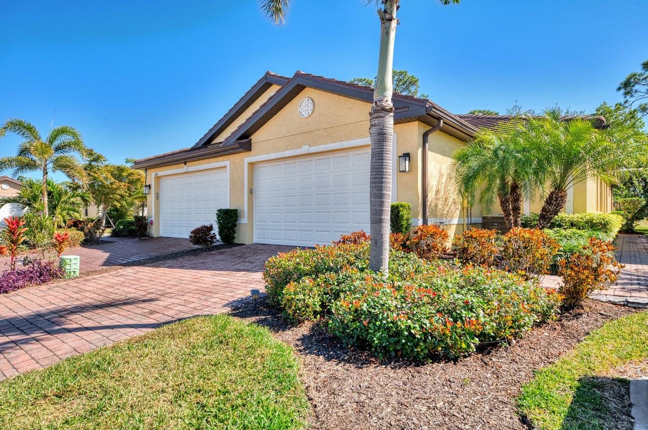 12075 Firewheel Pl - Photo 2 of 36